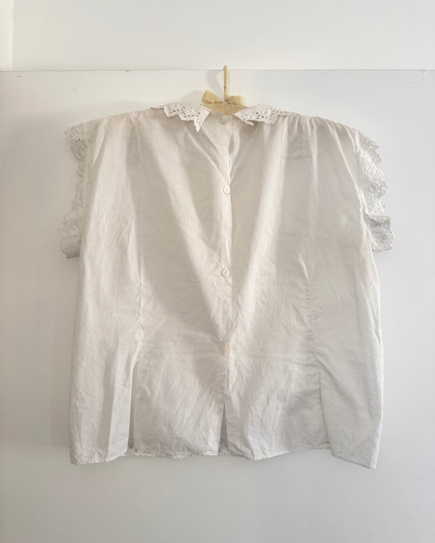 Vintage 50s Cut Out Eyelet Blouse | Size Medium