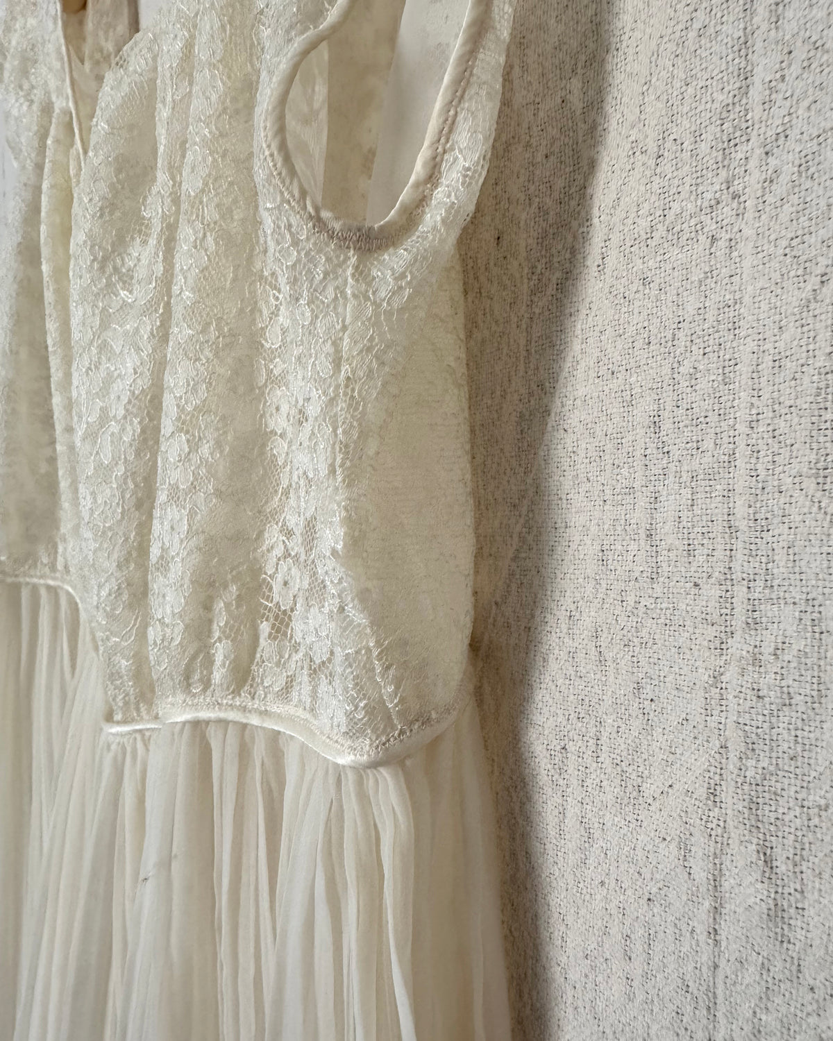 Vintage 50s Lace Cream Nightgown | Size S-M