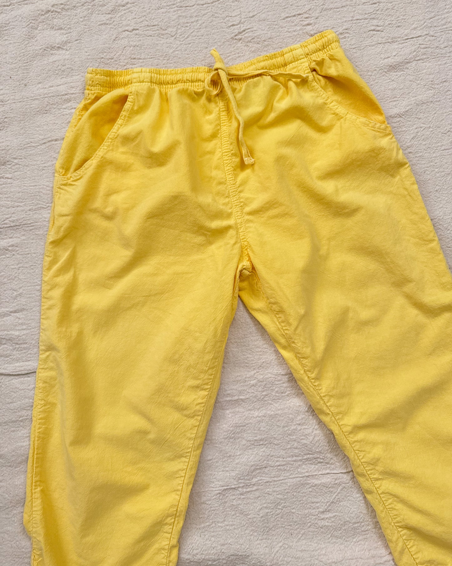 Vintage 90s Yellow Capris | Size Medium