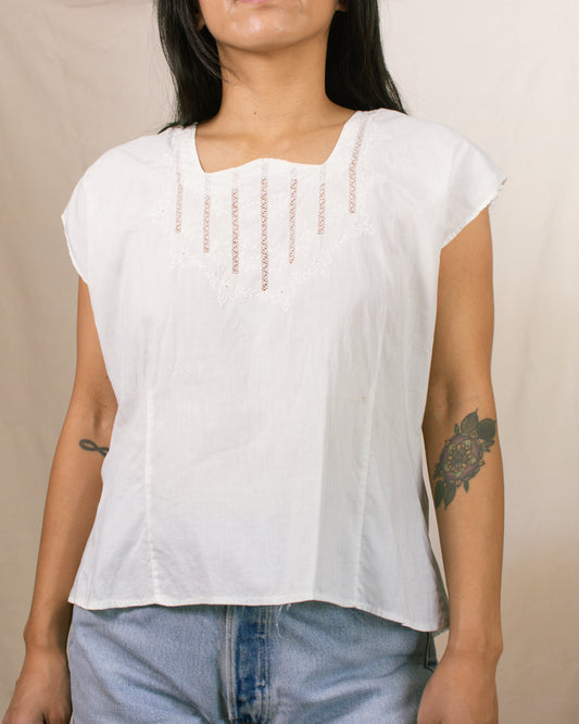 Vintage Antique Embroidered Blouse | Size M-L