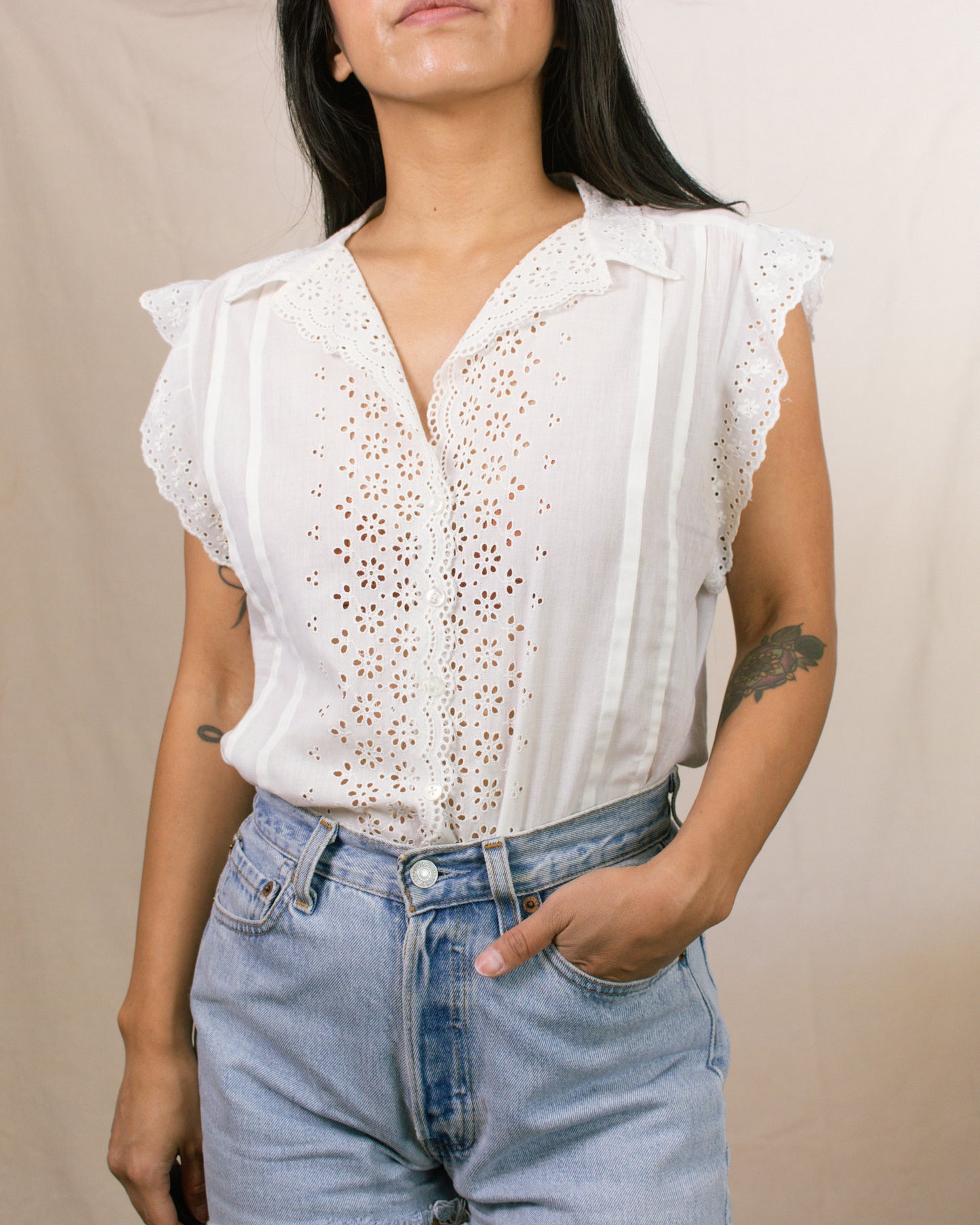 Vintage 50s White Eyelet Blouse | Size Medium