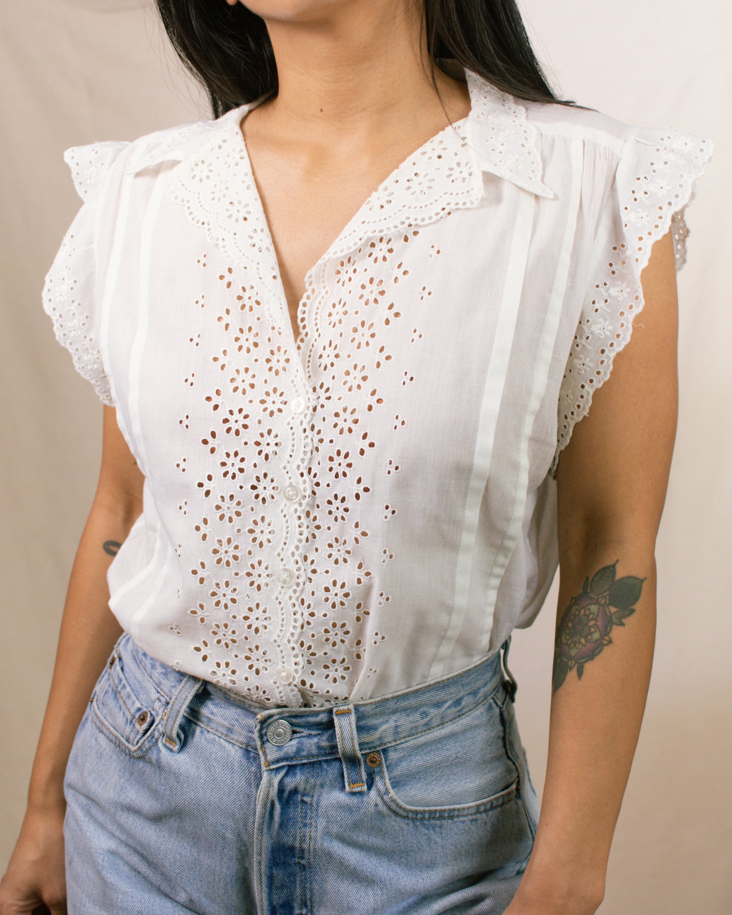Vintage 50s White Eyelet Blouse | Size Medium