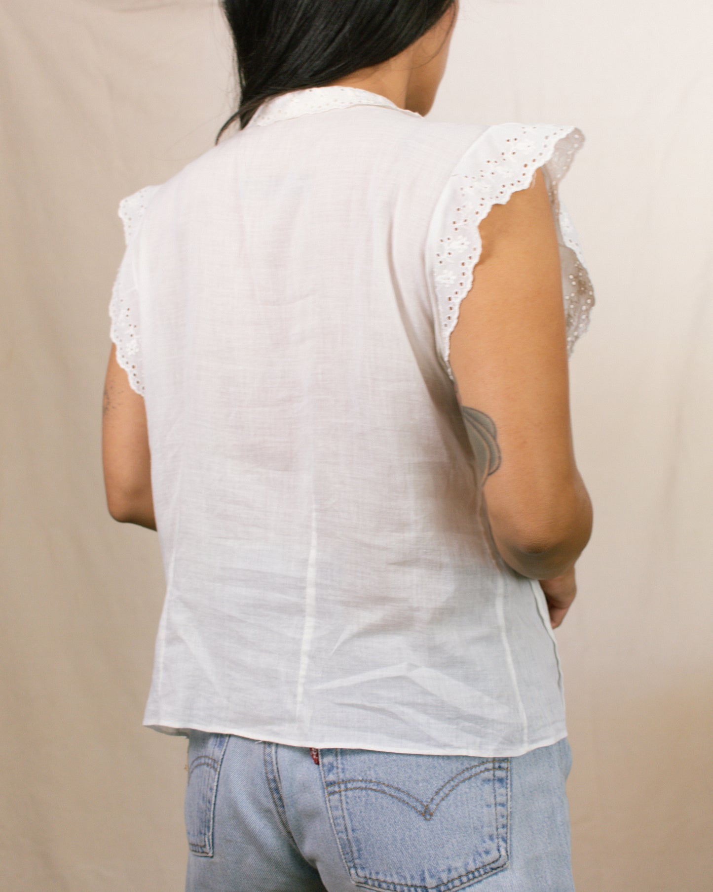 Vintage 50s White Eyelet Blouse | Size Medium