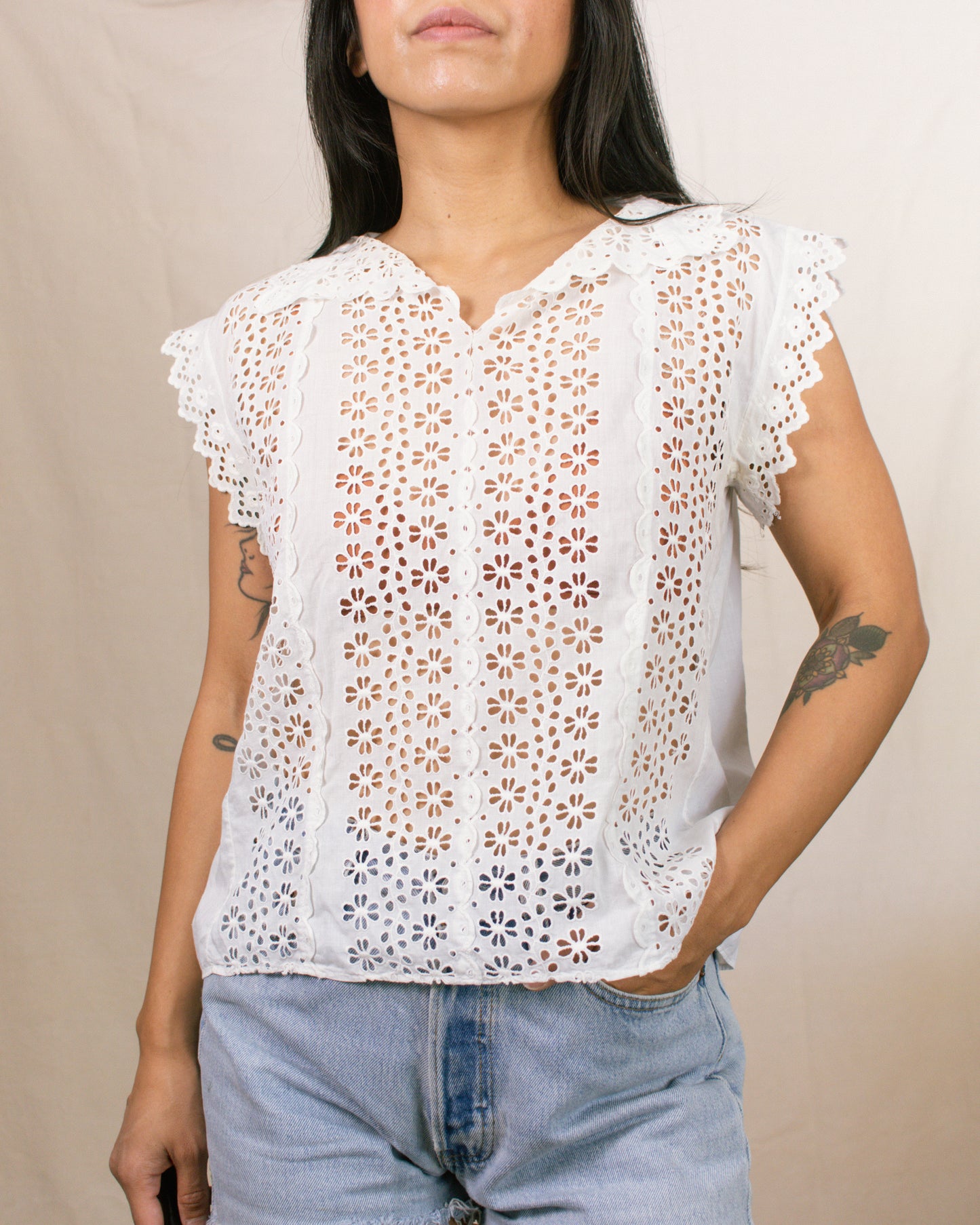 Vintage 50s Cut Out Eyelet Blouse | Size Medium