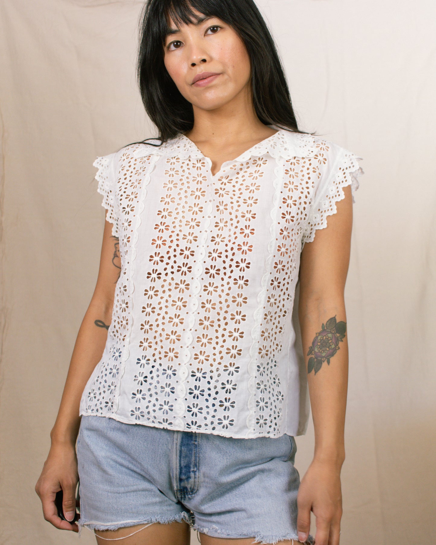 Vintage 50s Cut Out Eyelet Blouse | Size Medium