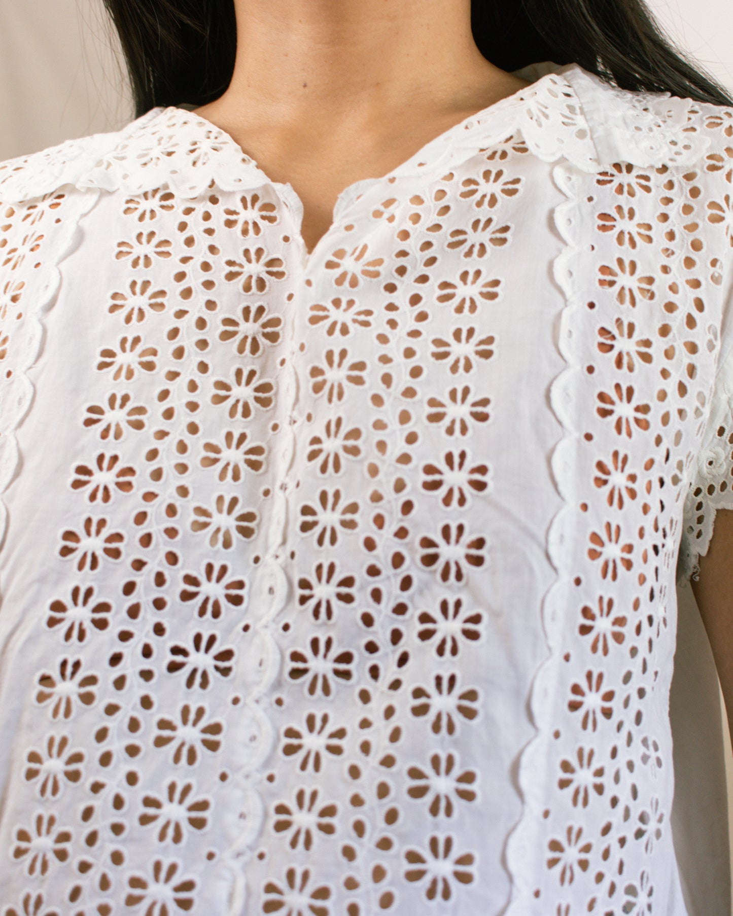 Vintage 50s Cut Out Eyelet Blouse | Size Medium