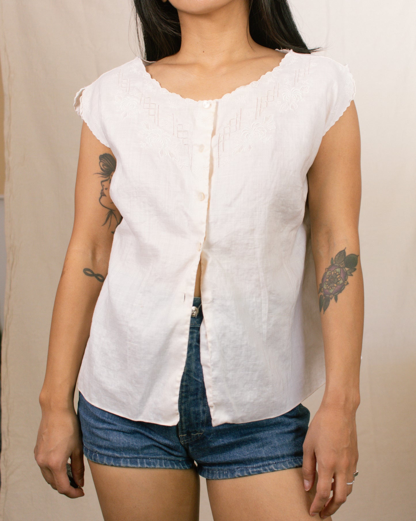 Vintage 50s Embroidered Linen Blouse | Size S-M