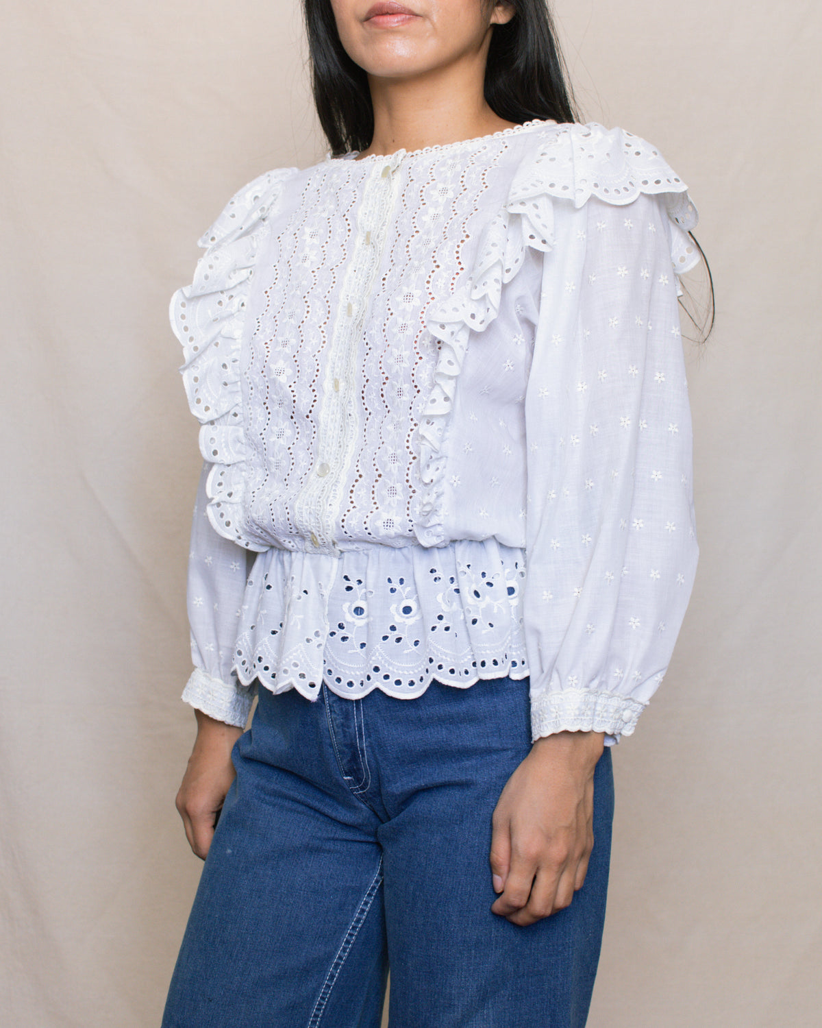 Vintage 70s Eyelet Ruffle Blouse | Size M-L