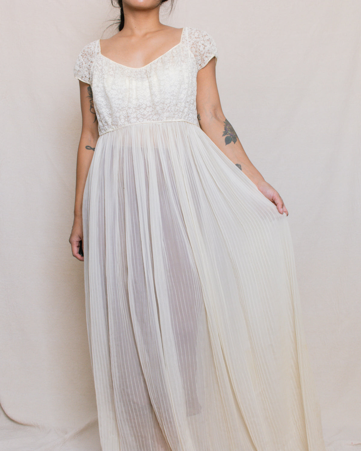 Vintage 50s Lace Cream Nightgown | Size S-M