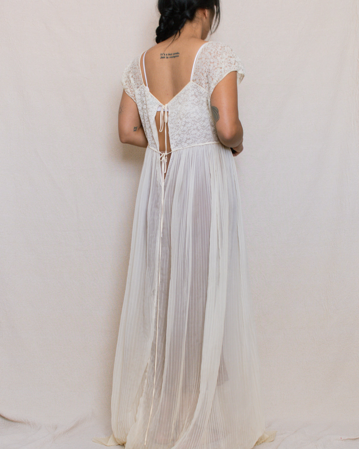 Vintage 50s Lace Cream Nightgown | Size S-M