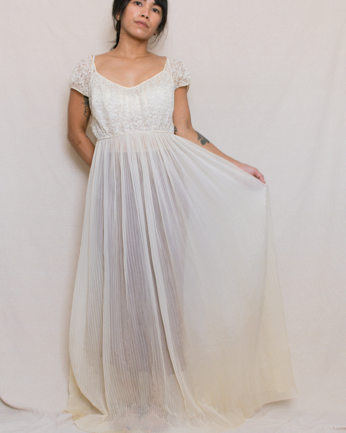 Vintage 50s Lace Cream Nightgown | Size S-M