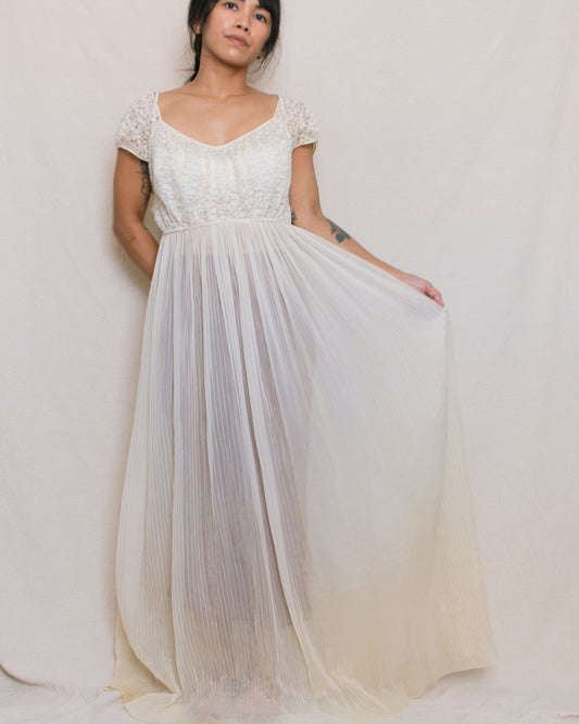 Vintage 50s Lace Cream Nightgown | Size S-M