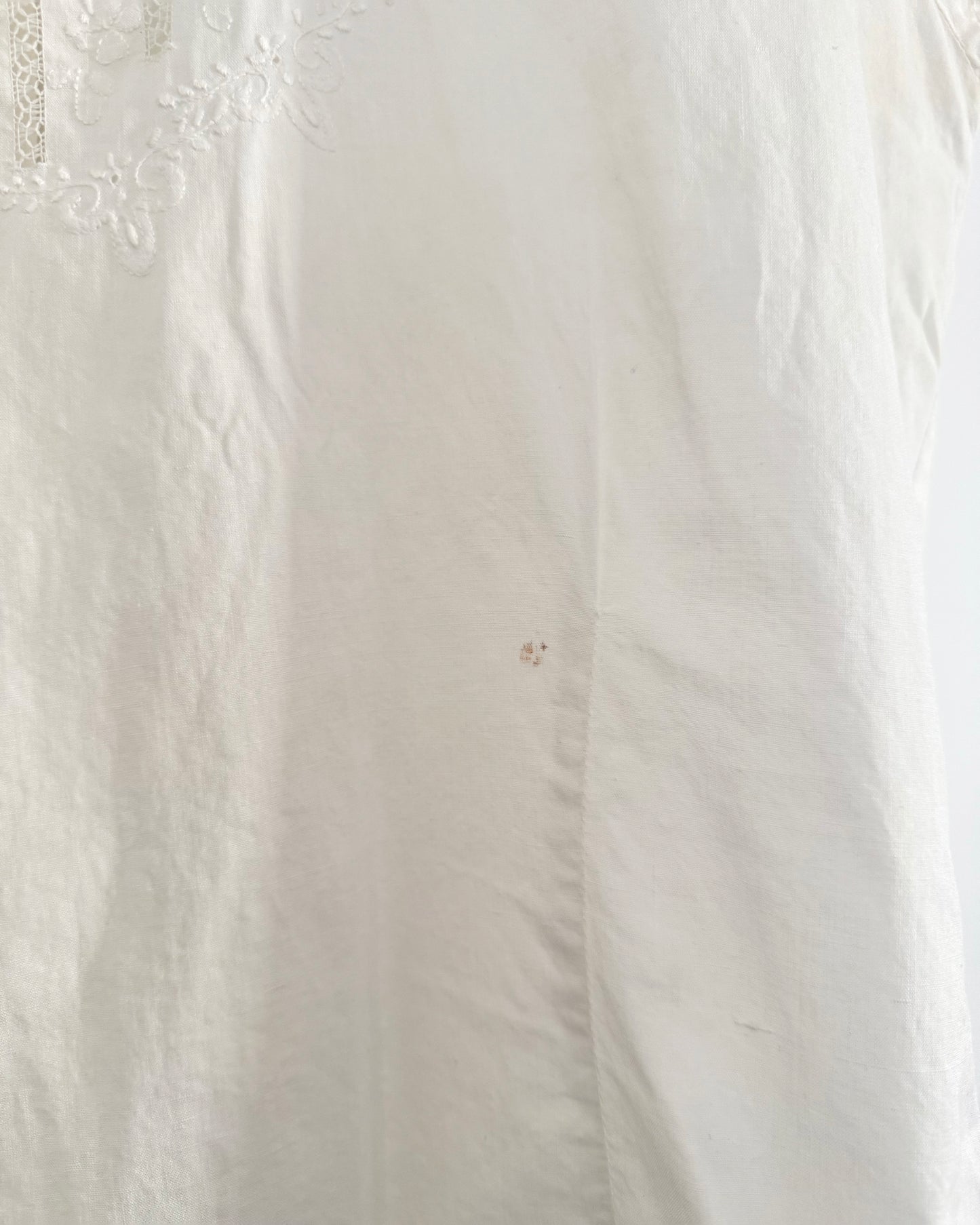 Vintage Antique Embroidered Blouse | Size M-L