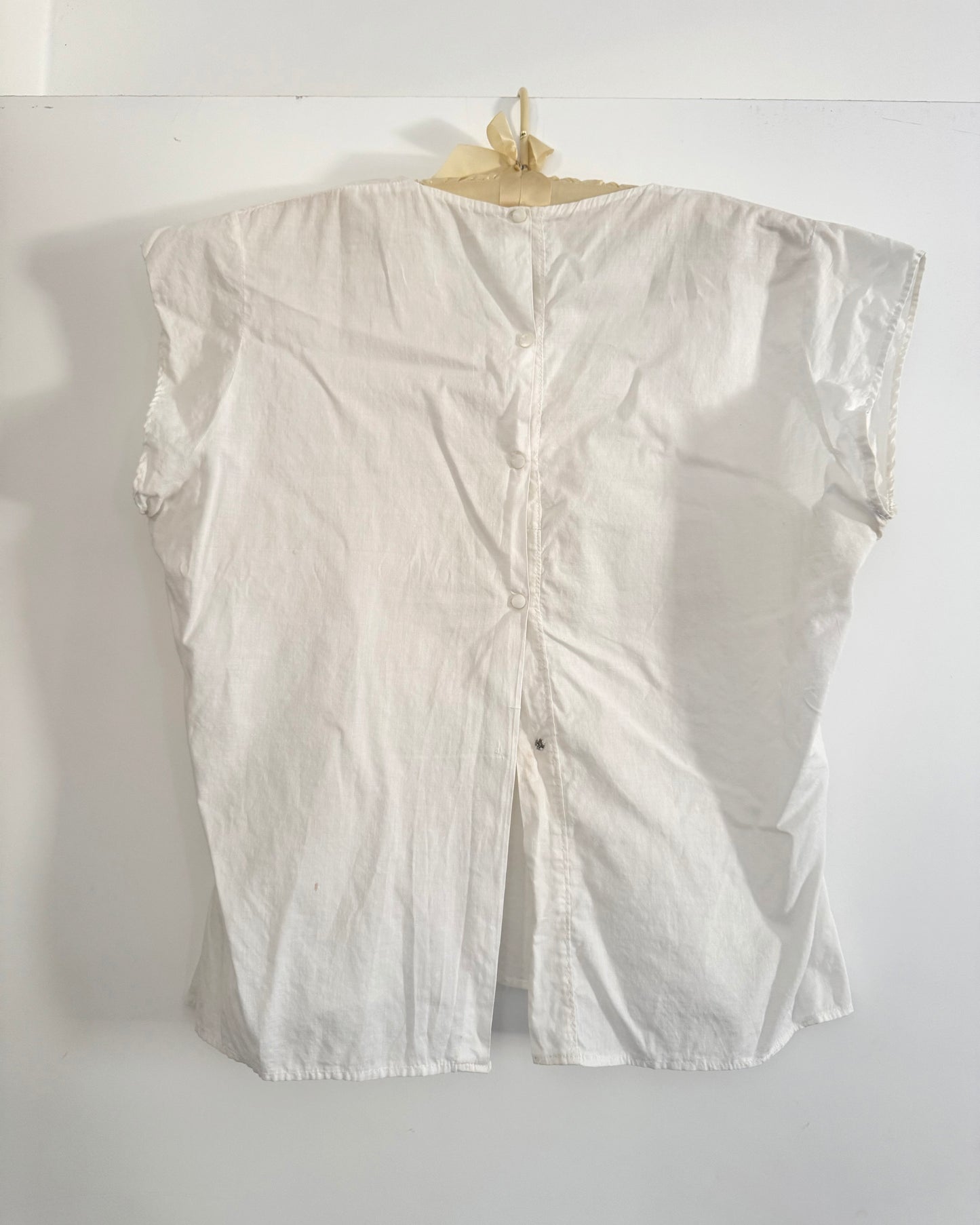 Vintage Antique Embroidered Blouse | Size M-L