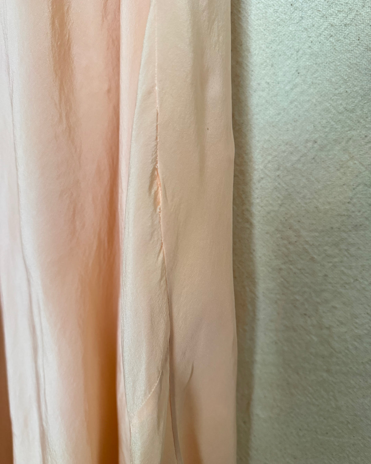Vintage 30s/40s Peach Silk Bias Cut Dress | Size Large