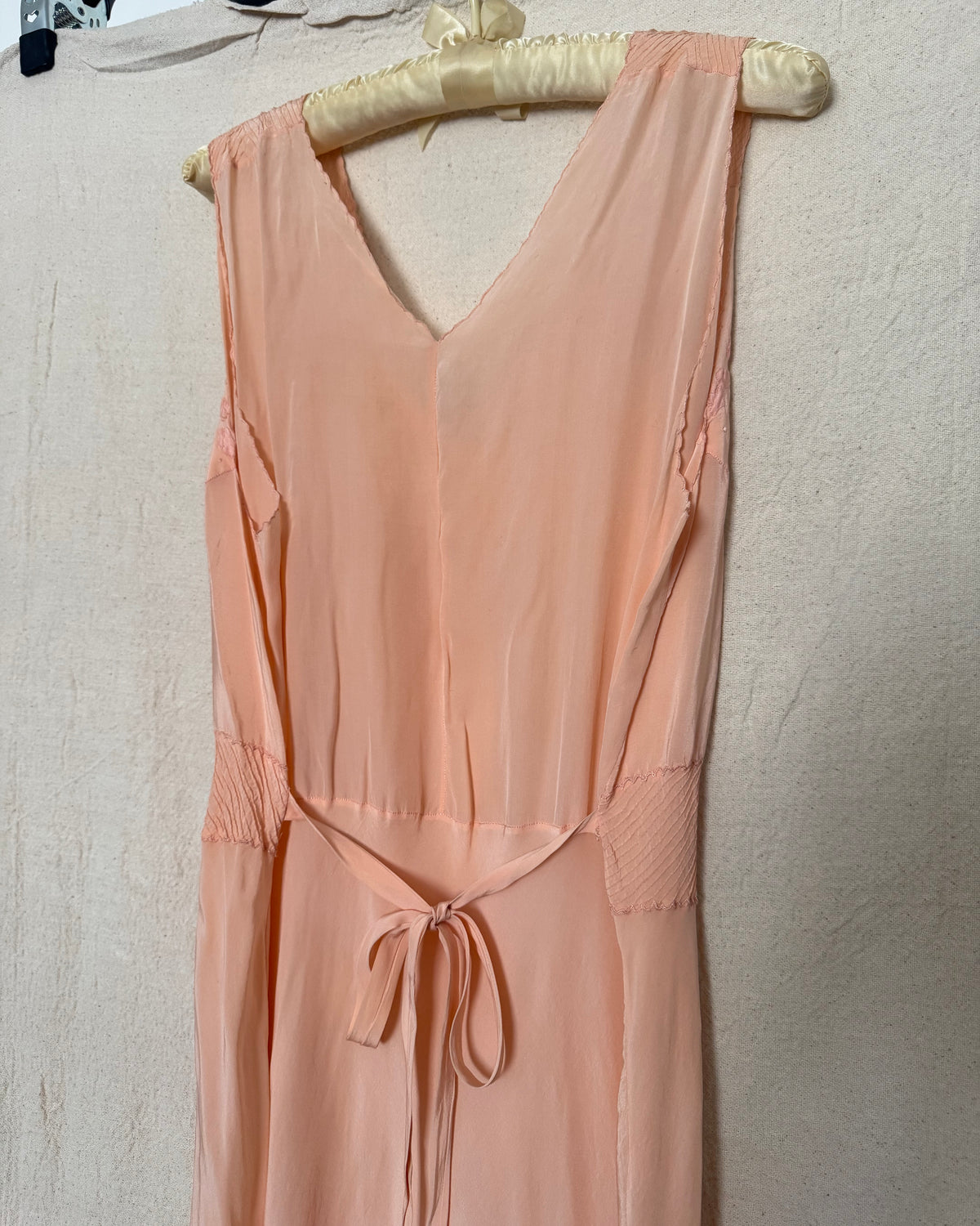 Vintage 30s/40s Peach Silk Bias Cut Dress | Size Large