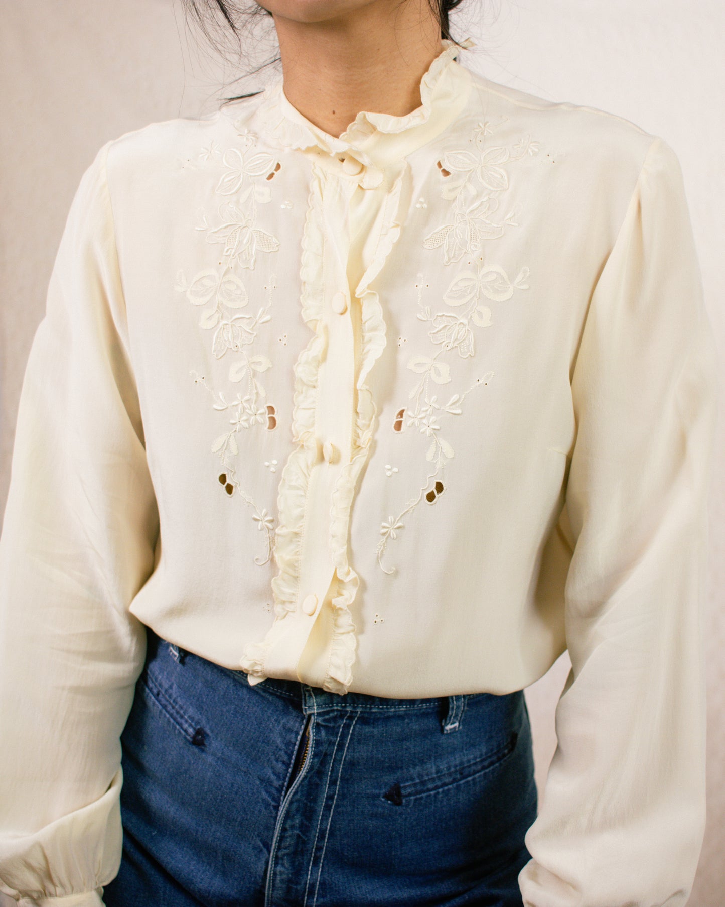 Vintage 50s Cream Silk Blouse | Size Small